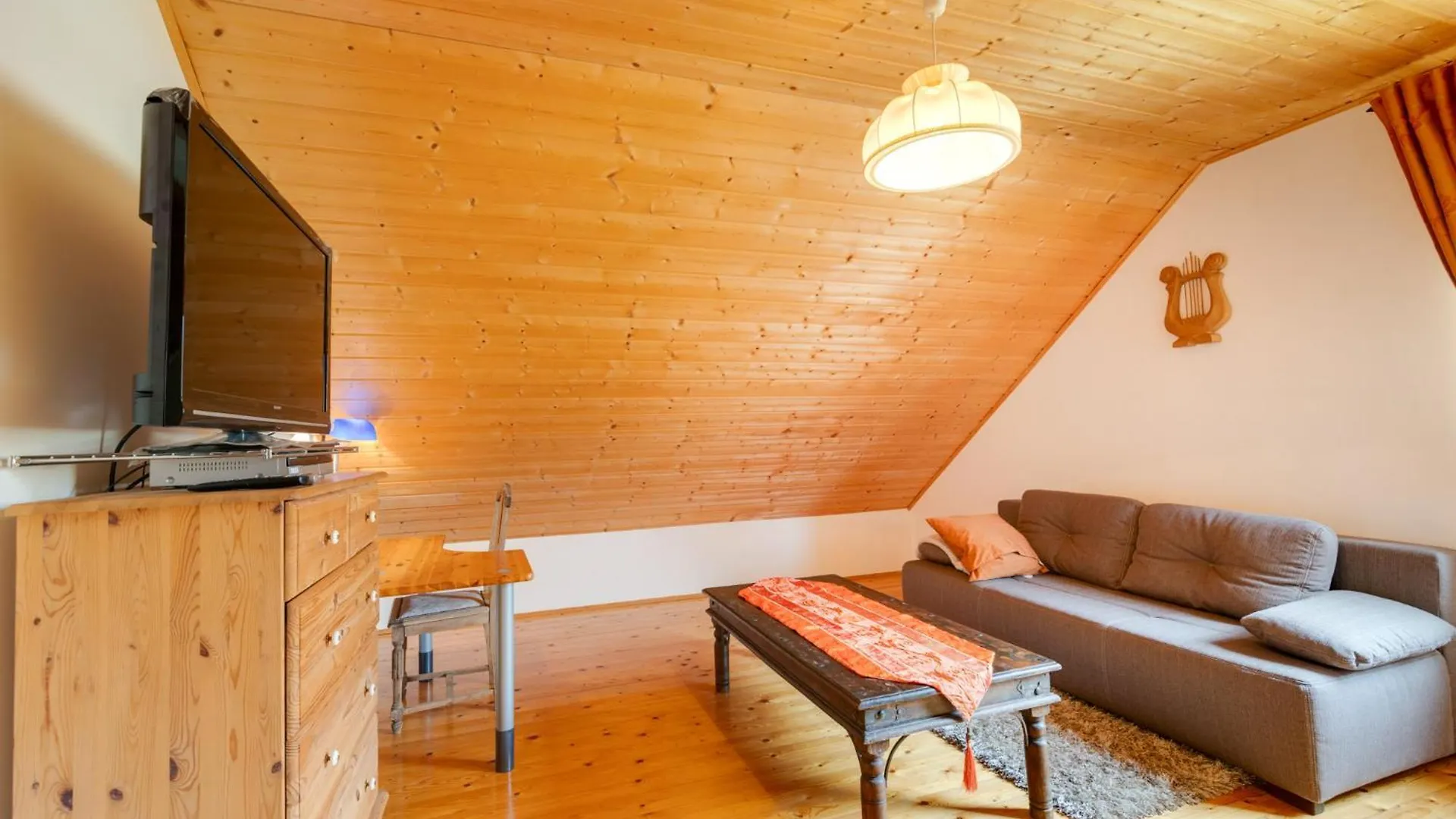 Ferienhaus Zur Thusstrasse Roslau