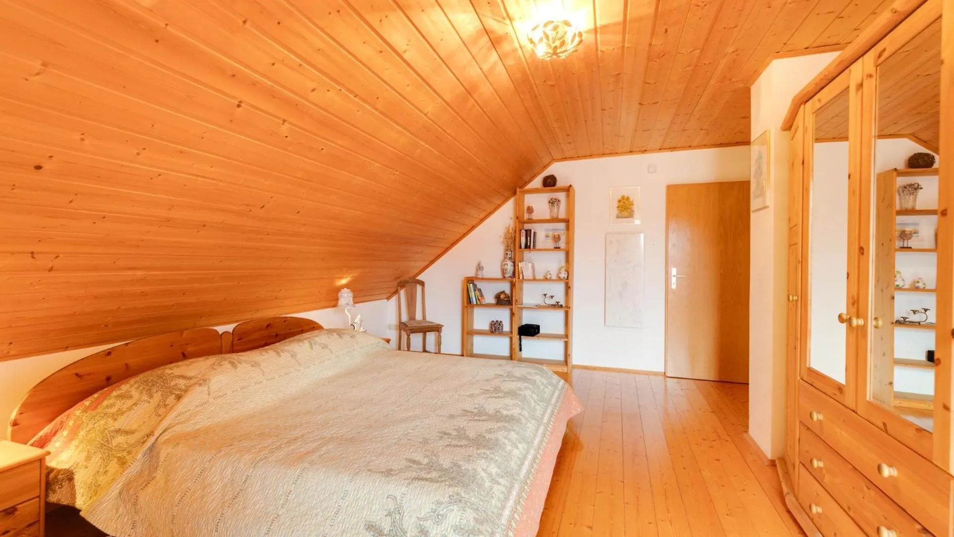 Ferienhaus Zur Thusstrasse Roslau 0*,