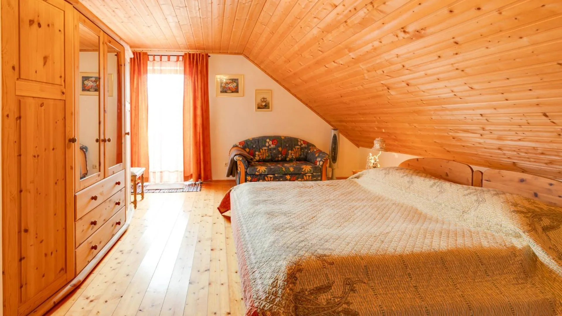 Ferienhaus Zur Thusstrasse Roslau Casa de Férias